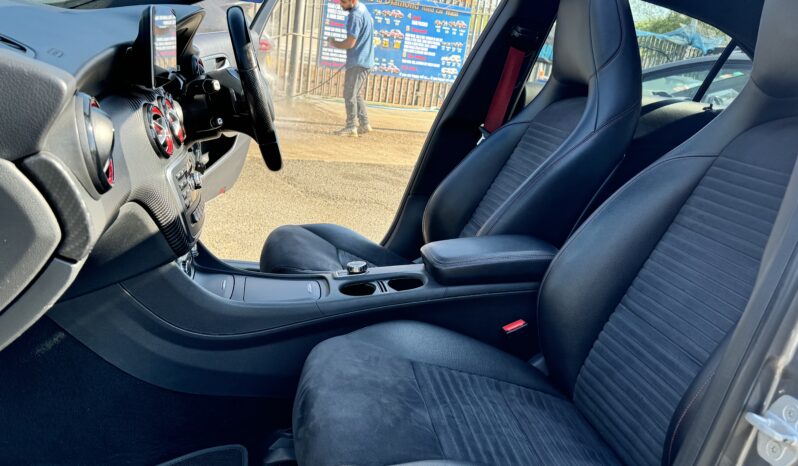 
								Mercedes-Benz A Class 2.0 A250 Engineered by AMG 7G-DCT 4MATIC Euro 6 (s/s) 5dr full									
