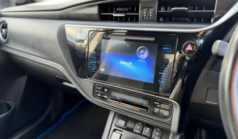 
								Toyota Auris 1.8 VVT-h Design CVT Euro 6 (s/s) 5dr (Safety Sense) full									