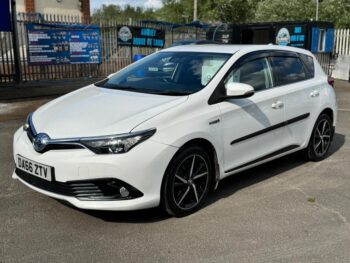 Toyota Auris 1.8 VVT-h Design CVT Euro 6 (s/s) 5dr (Safety Sense)