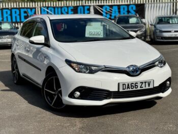 Toyota Auris 1.8 VVT-h Design CVT Euro 6 (s/s) 5dr (Safety Sense)